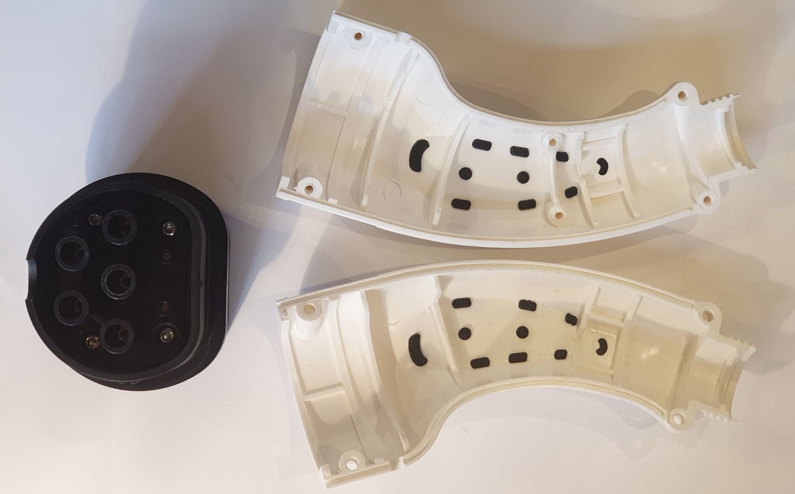 Typ-2 Stecker ausgeräumt