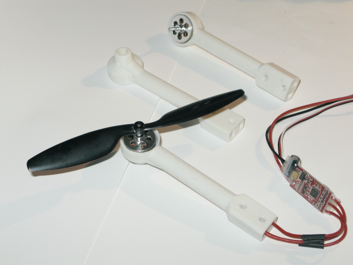 Motor im Arm montiert