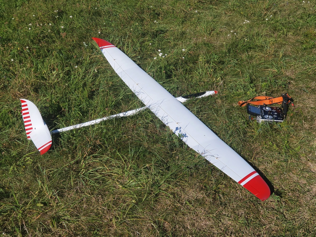Stiletto mit Kreuzleitwerk